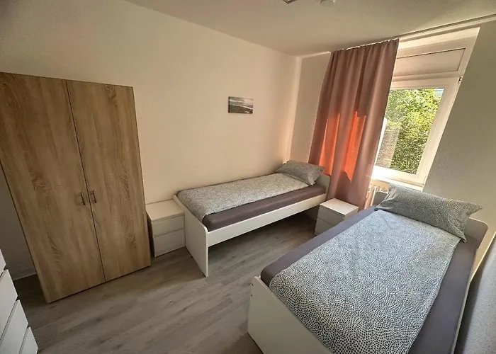 公寓 With Balcony In *